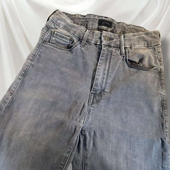 MOTHER Denim 'High Waisted Looker Ankle Fray Jeans' in "Lighting Up Lanterns" 24 - Picture 10 of 16